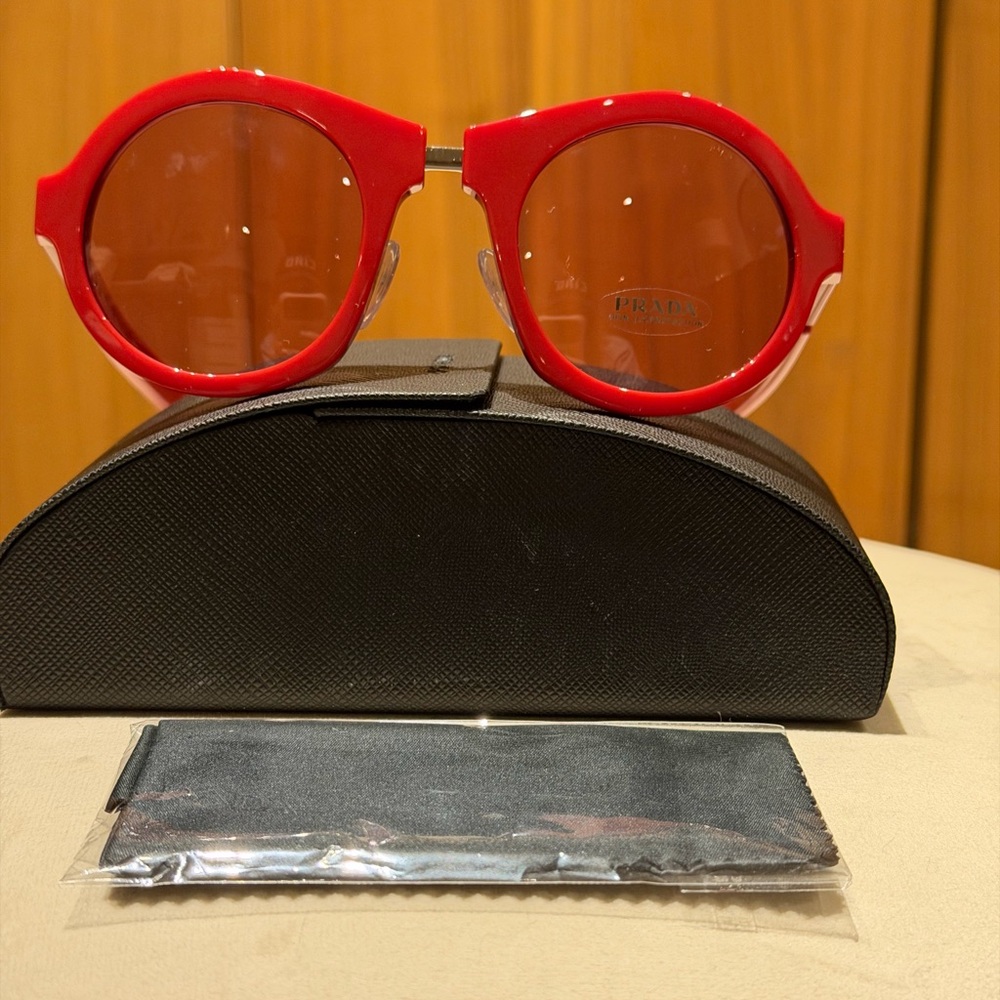 Prada 50mm Round Frame Sunglasses—NEW with case